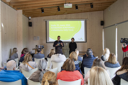 Miha Kačič in Miha Godec-Novinarska konferenca v Arboretumu-1
